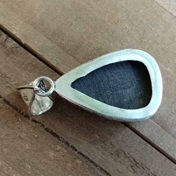 Elegant Blue Abalone Pendant Necklace - Picture 6 of 12